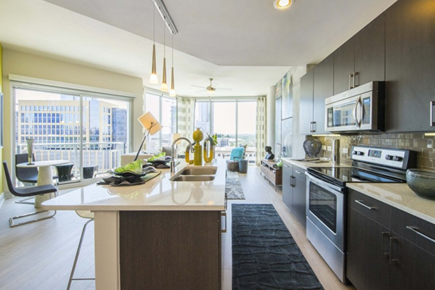 Austin luxury apartment kitchen
